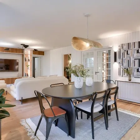Beautiful 3 Bedrooms Near Eiffel Tower * פריז