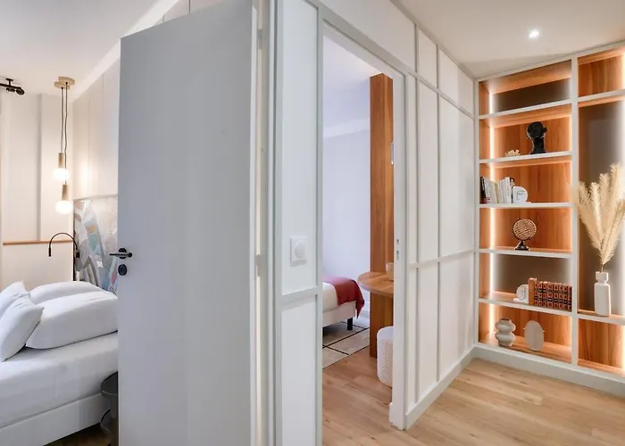 Beautiful 3 Bedrooms Near Eiffel Tower