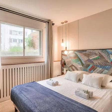 Daire Beautiful 3 Bedrooms Near Eiffel Tower *