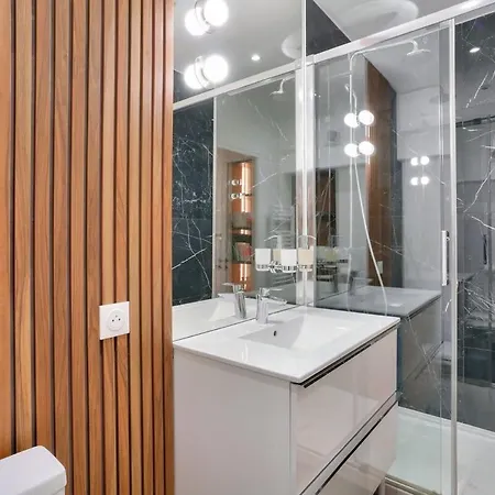 Beautiful 3 Bedrooms Near Eiffel Tower Париж