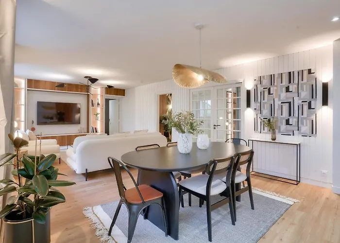 Beautiful 3 Bedrooms Near Eiffel Tower * Paryż